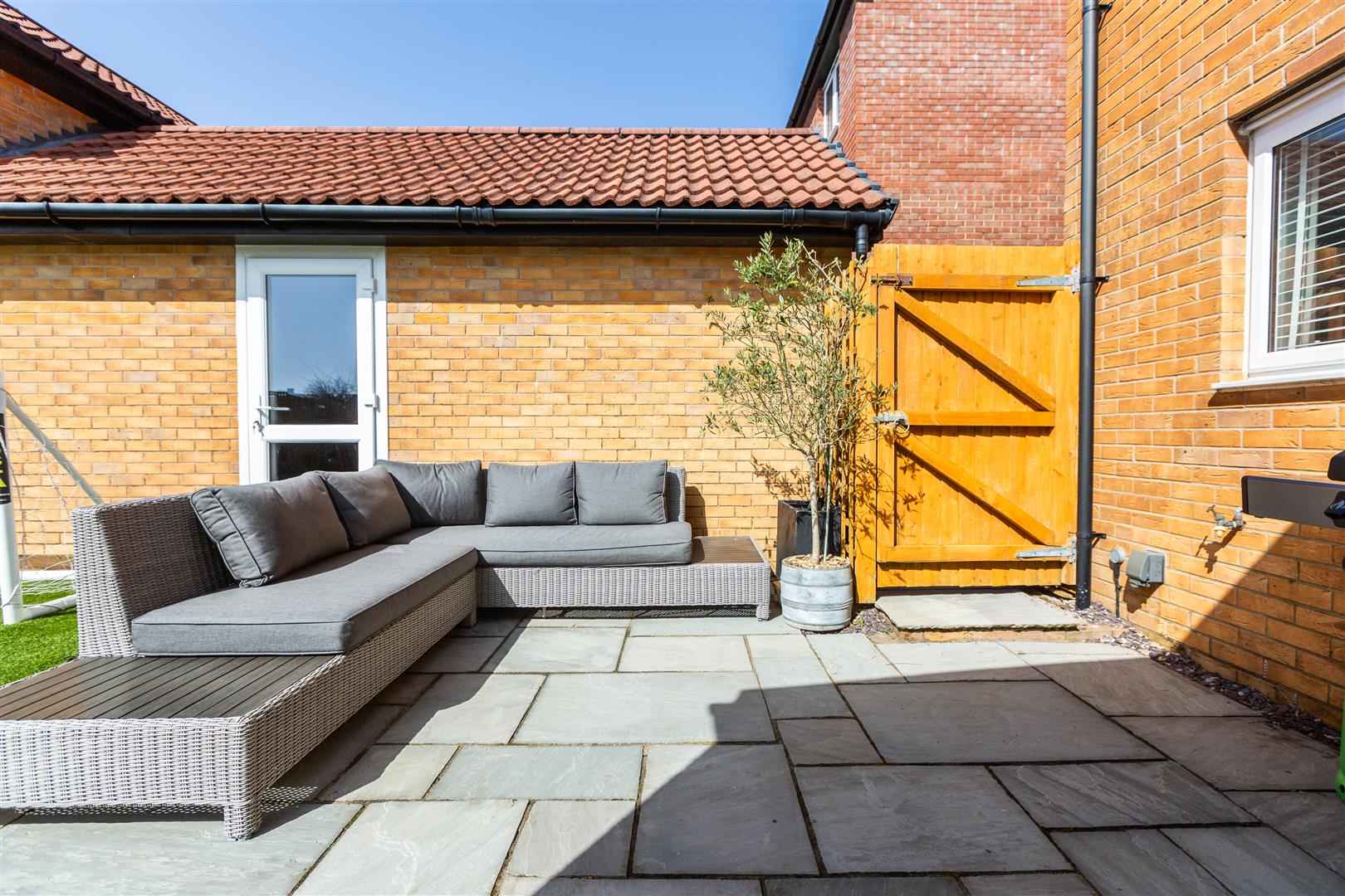 Awel Y Mor, Sketty, Swansea, SA2 9FL